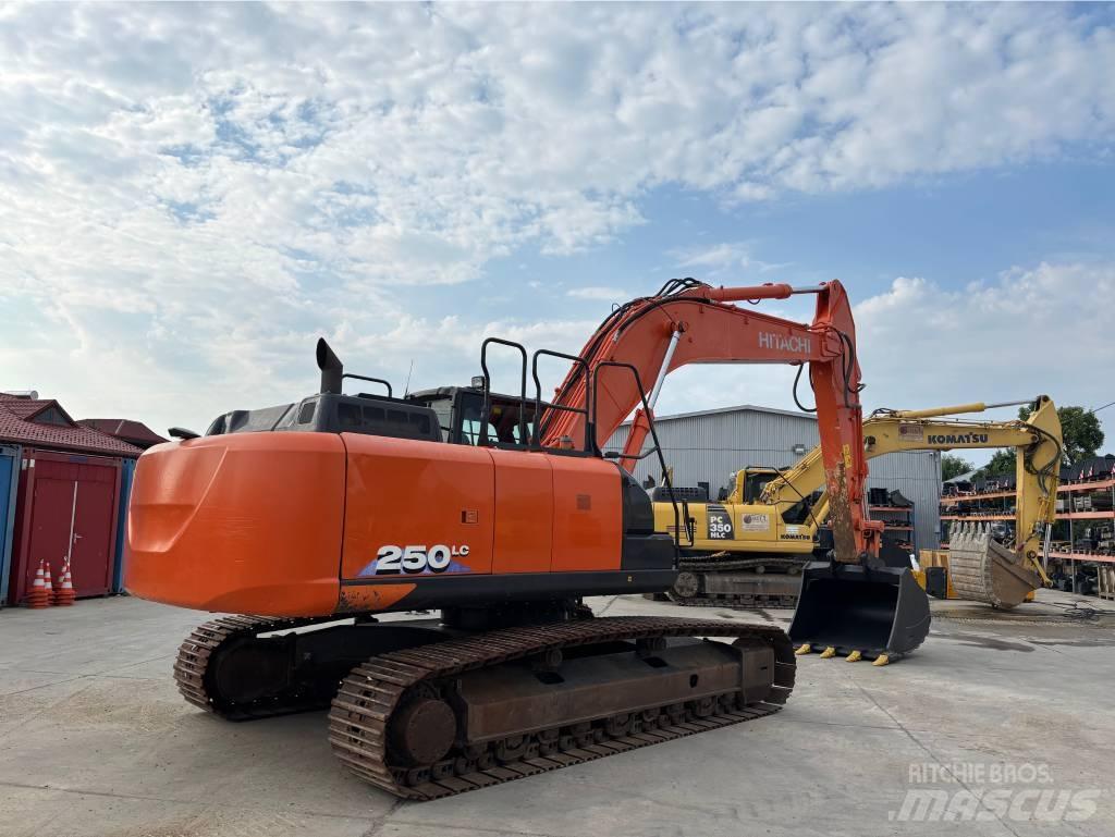 Hitachi ZX 250 LC-6 حفارات زحافة