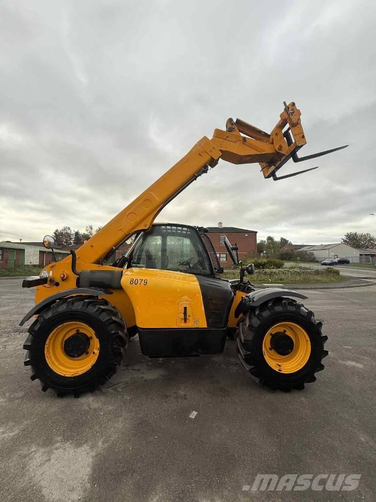 JCB 531-70 مناولات متداخلة