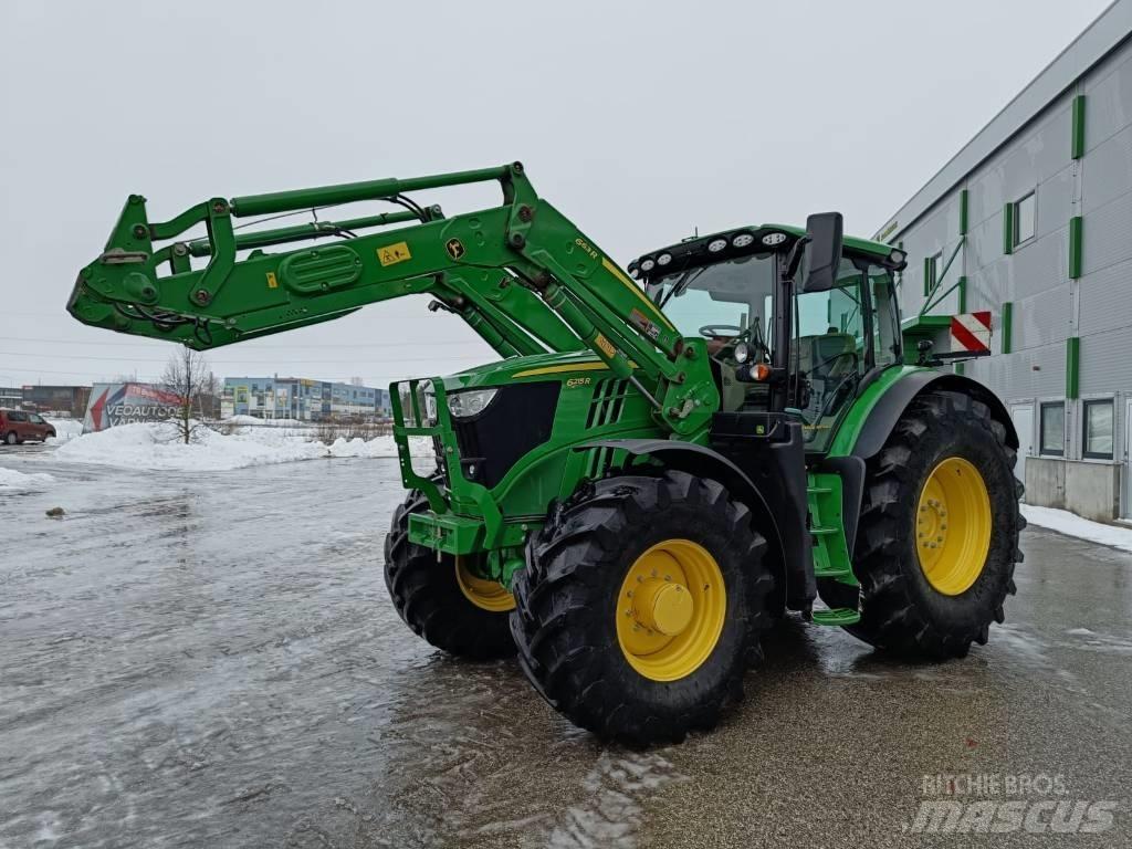 John Deere 6215 R الجرارات