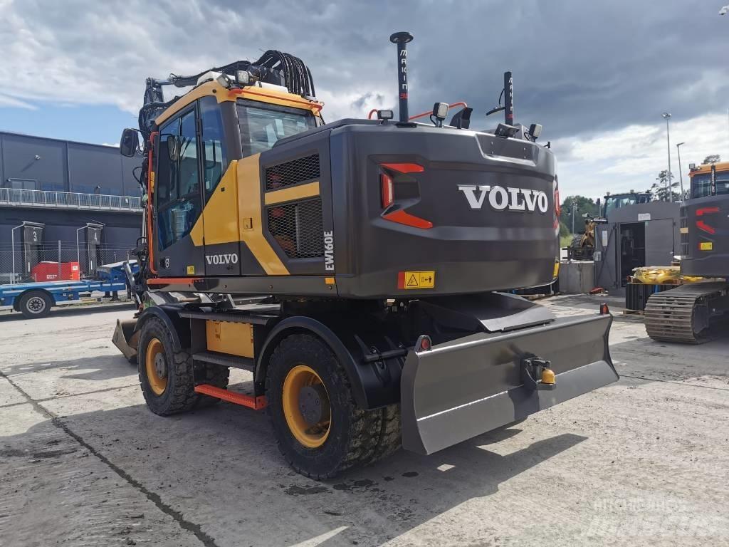 Volvo EW 160 E حفارات بعجل