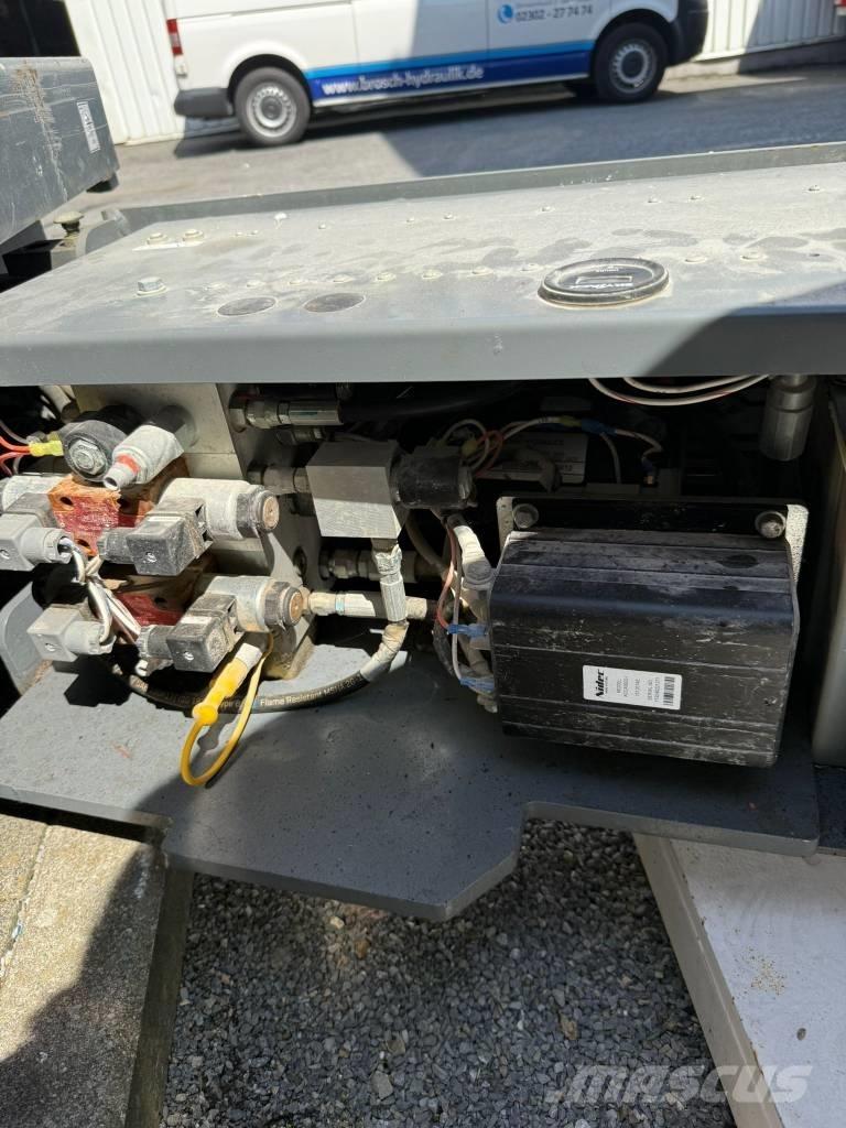 SkyJack SJ 3220 رافعات مقصية الشكل