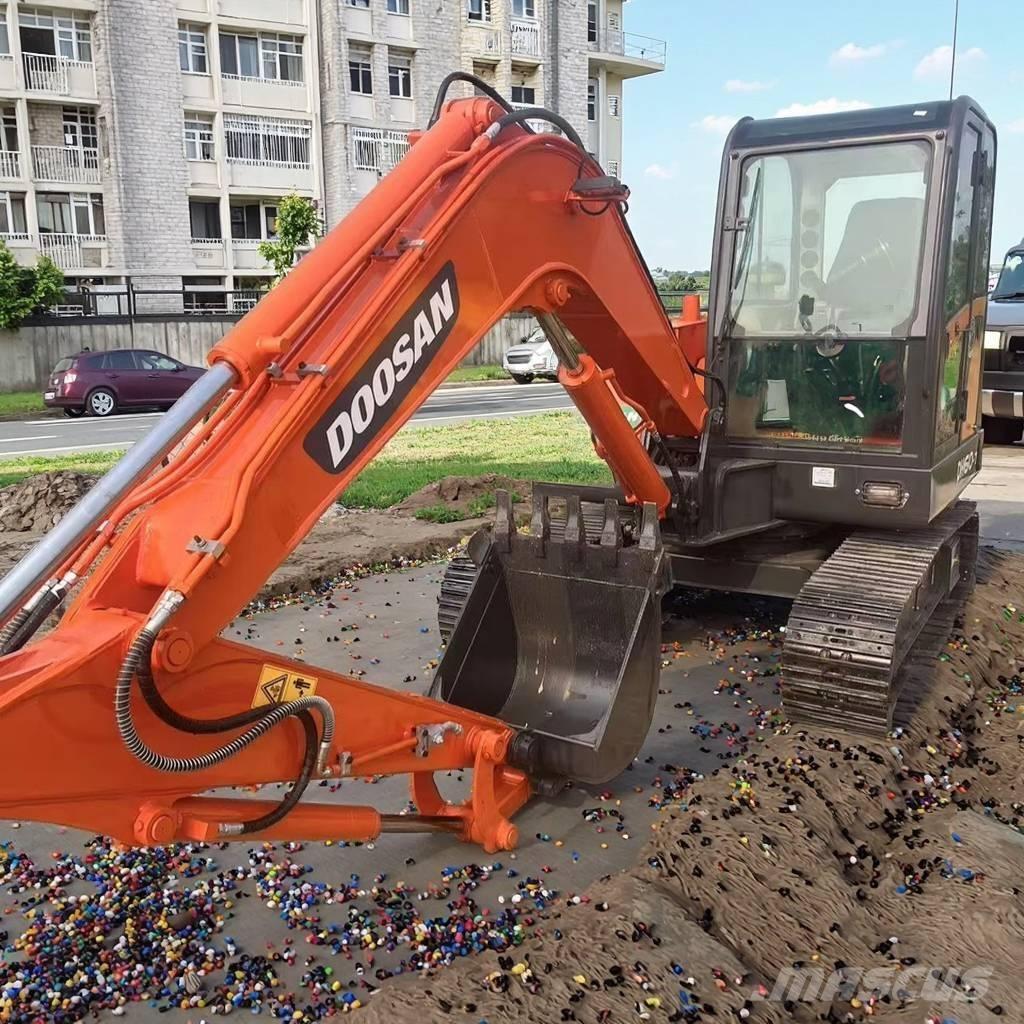 Doosan DH 60 حفارات صغيرة أقل من 7 طن (حفارات صغيرة)