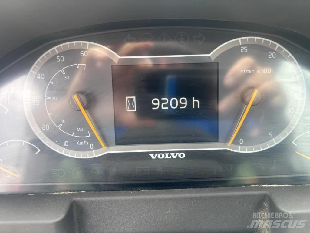 Volvo L 260 H لوادر بعجل