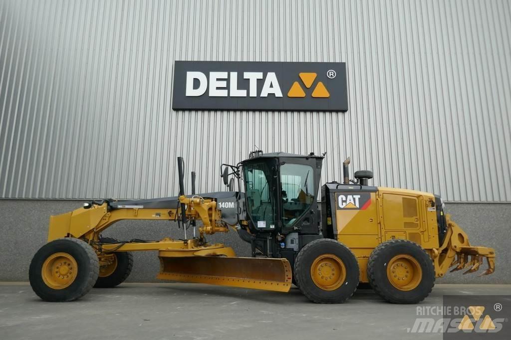 CAT 140M3 معدات تمهيد الطرق