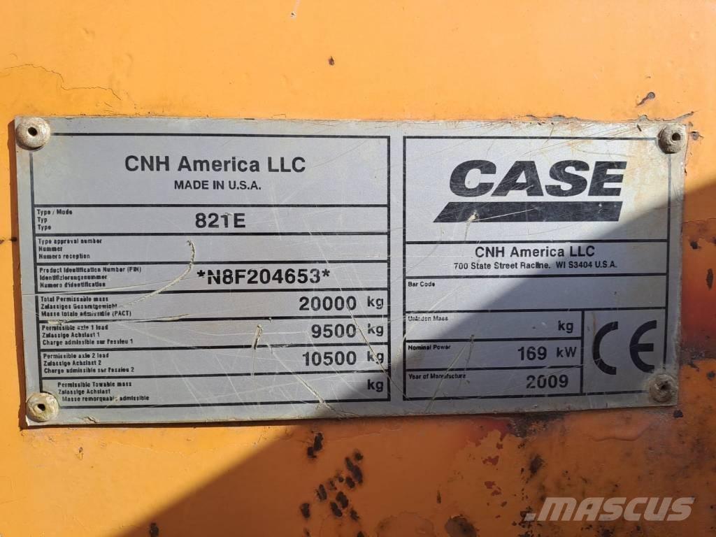 CASE 821 E XR لوادر بعجل