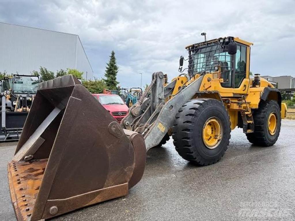 Volvo L110G لوادر بعجل