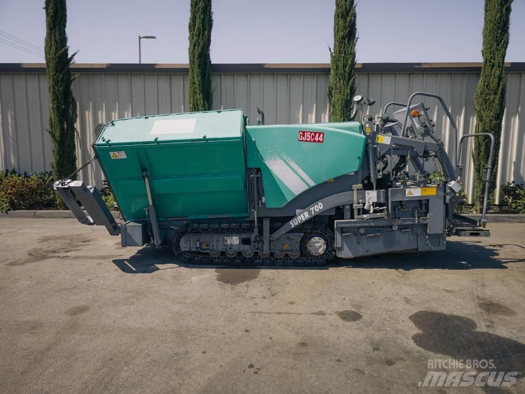 Vögele Super 700 معدات السفلتة