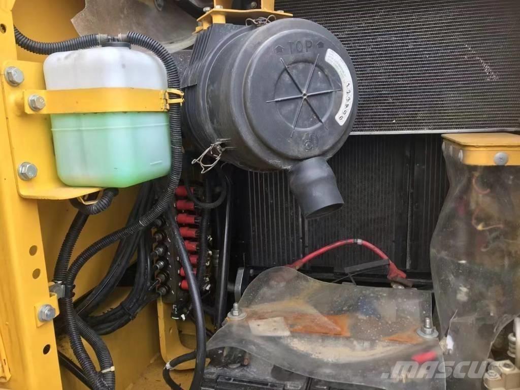 Komatsu PC 110 حفارات زحافة