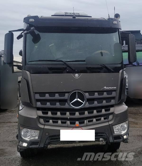 Mercedes-Benz 3951K عربات نقل قلابة للمواقع