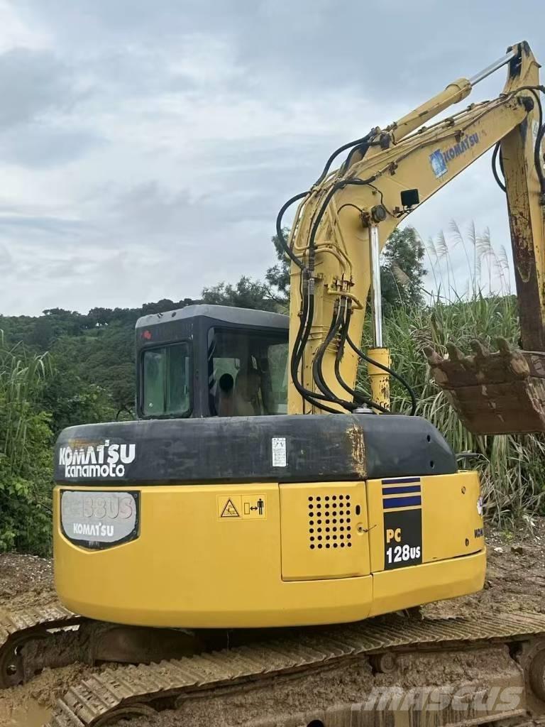 Komatsu PC 128US حفارات زحافة