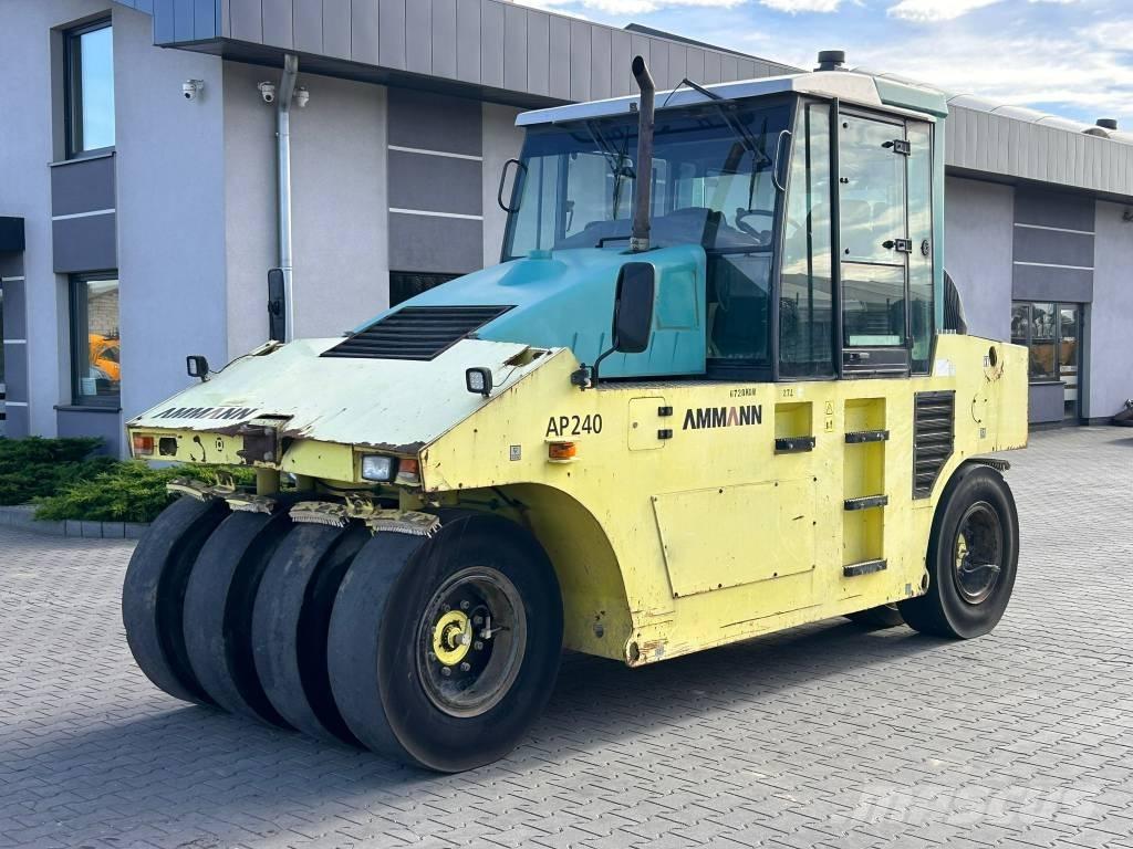 Ammann AP 240 مداحل ذات إطارات هوائية