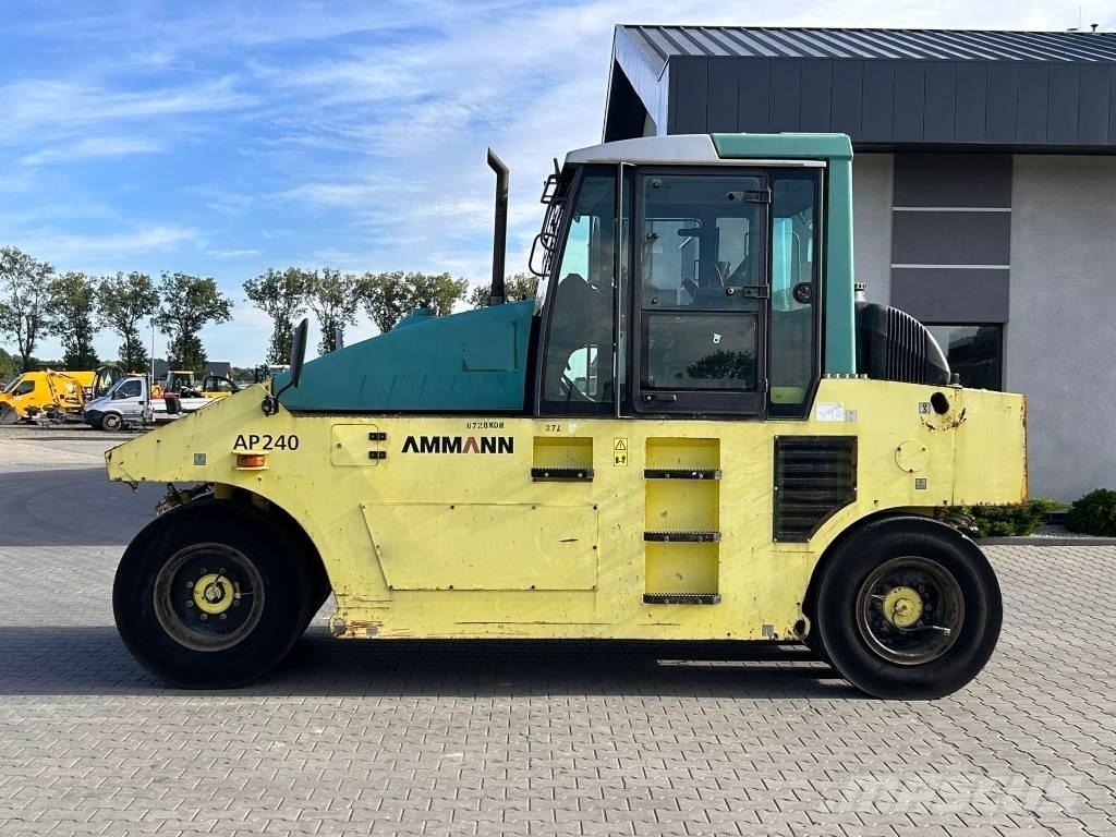 Ammann AP 240 مداحل ذات إطارات هوائية