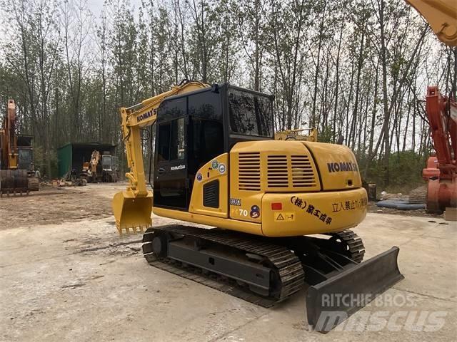 Komatsu PC70-8 حفارات زحافة