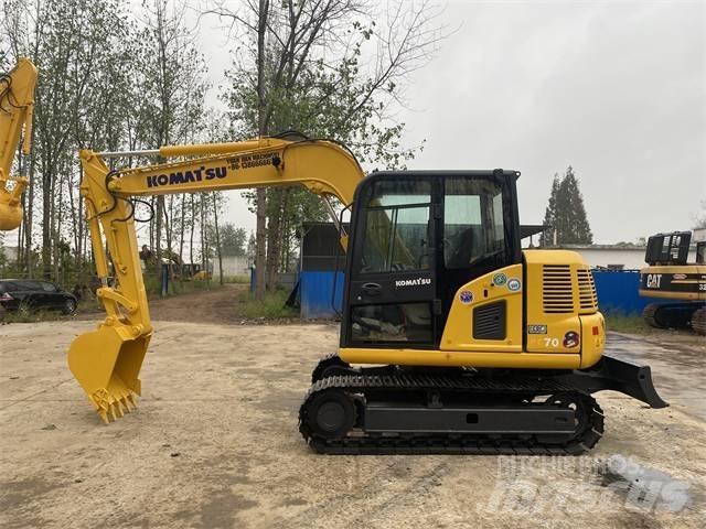 Komatsu PC70-8 حفارات زحافة