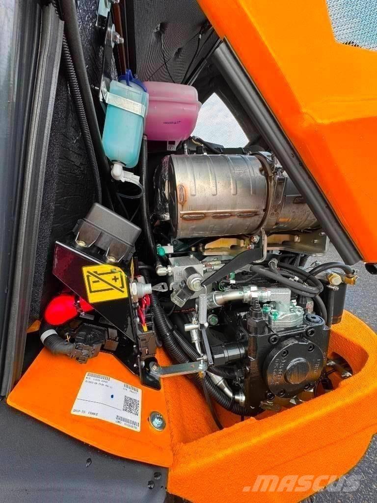 Venieri 1.63 D لوادر بعجل