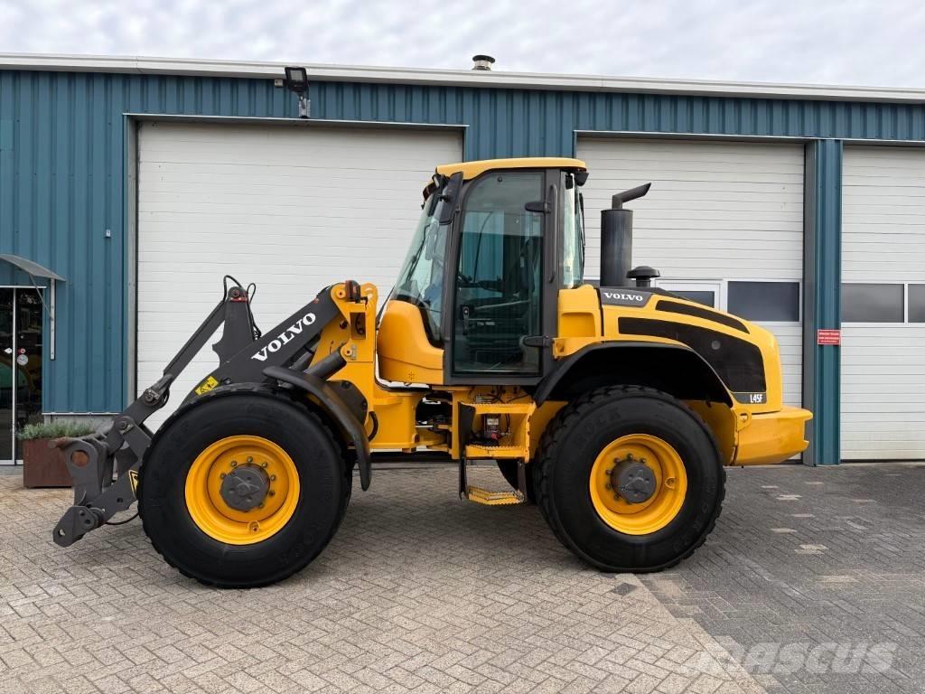 Volvo L45F TP لوادر بعجل