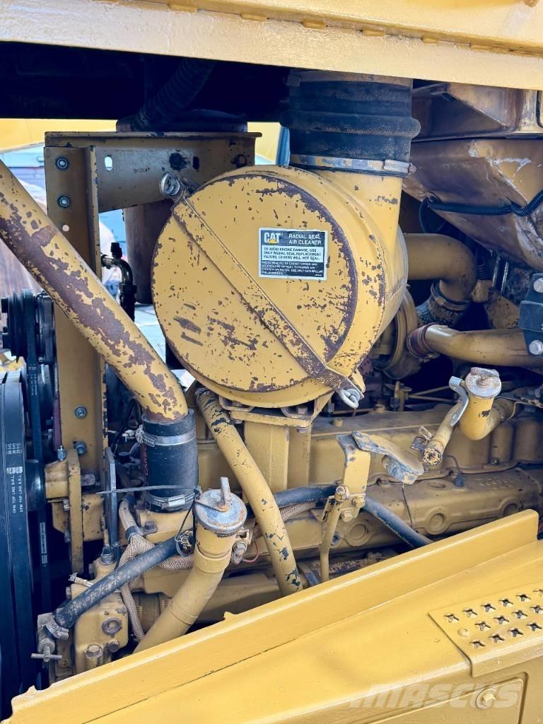 CAT D 6 H بلدوزرات مجنزرة