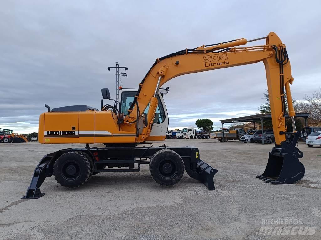 Liebherr A 904 C حفارات بعجل