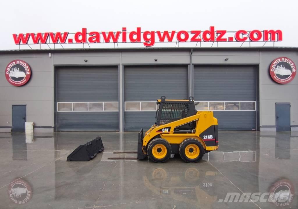 CAT 216 B لوادر صغيرة
