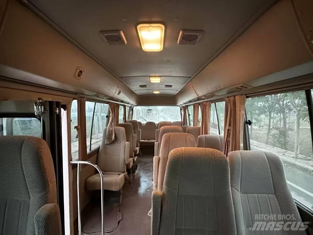 Toyota Coaster حافلة داخل المدينة