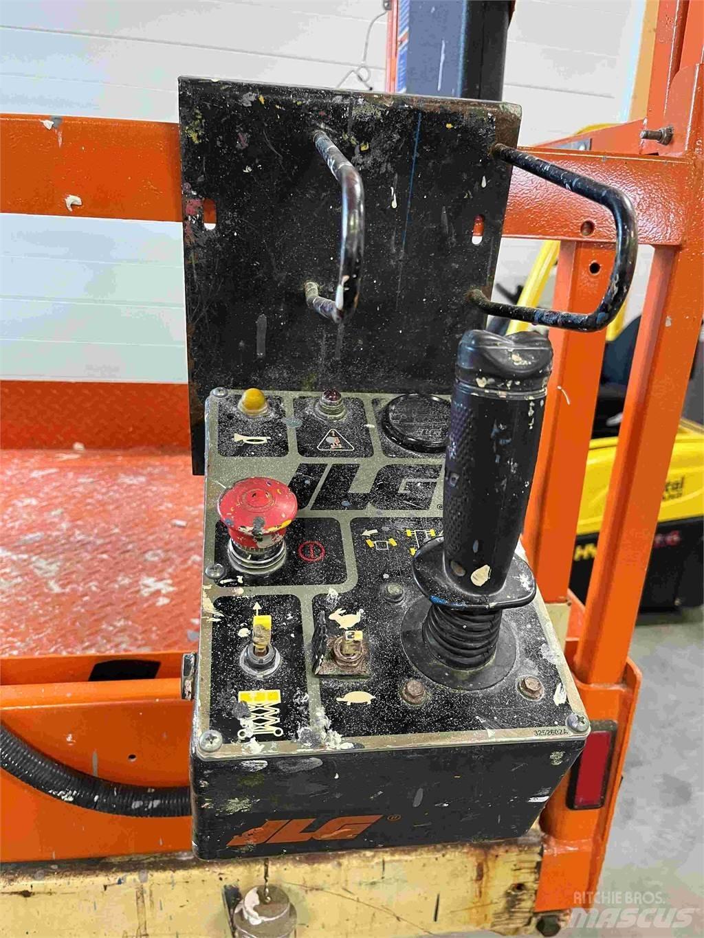 JLG 2646E2 رافعات مقصية الشكل