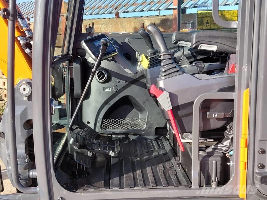 Develon DX85R حفارات وسط 7 طن - 12 طن