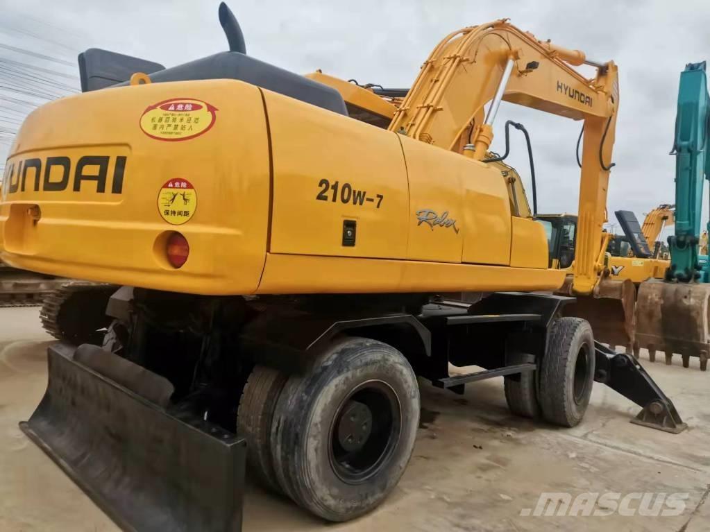 Hyundai 210-7 حفارات بعجل