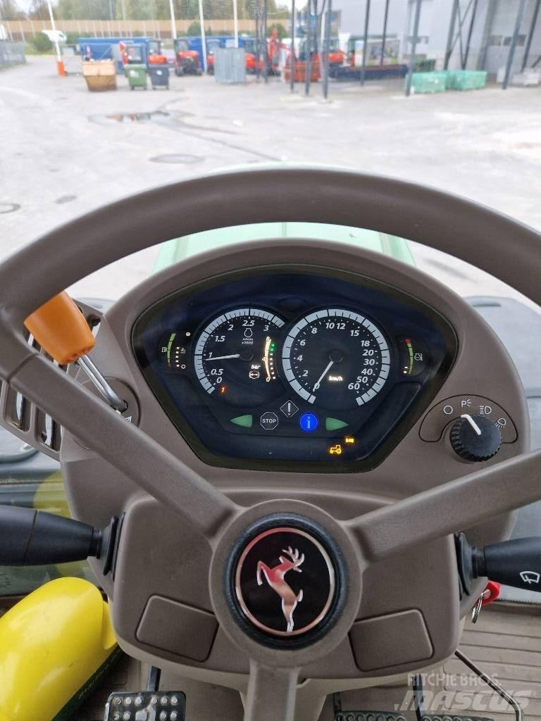 John Deere 6215 R الجرارات
