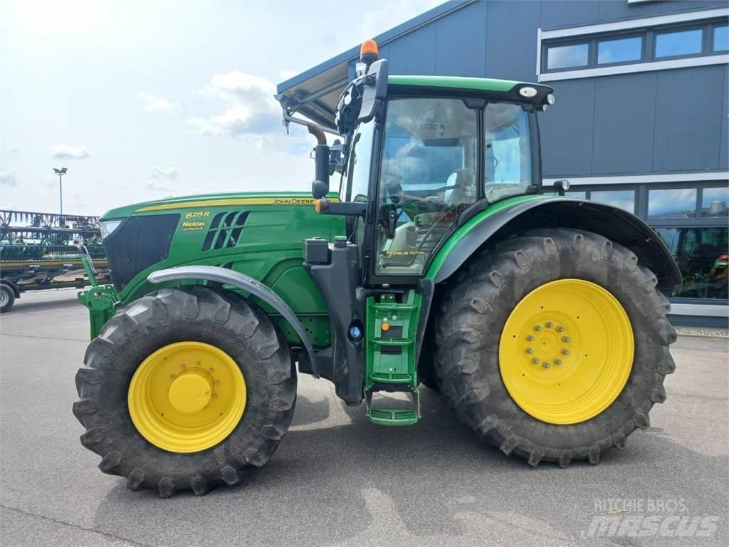 John Deere 6215R الجرارات