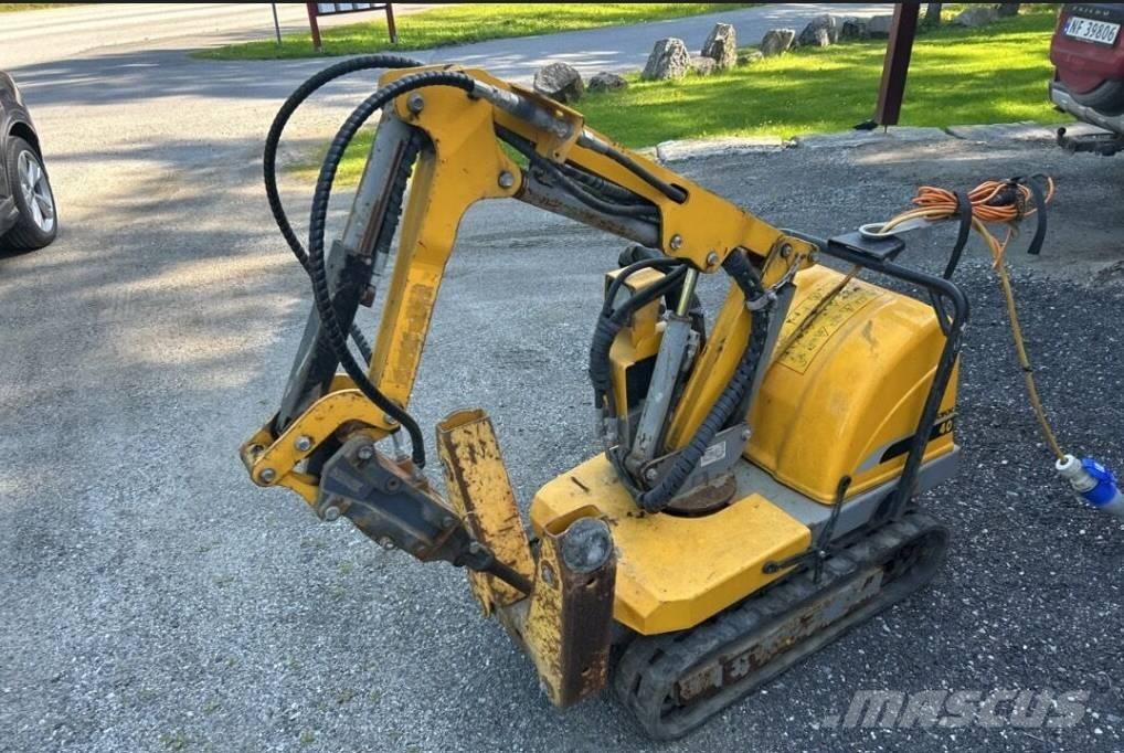 Brokk 40 حفارات هدم
