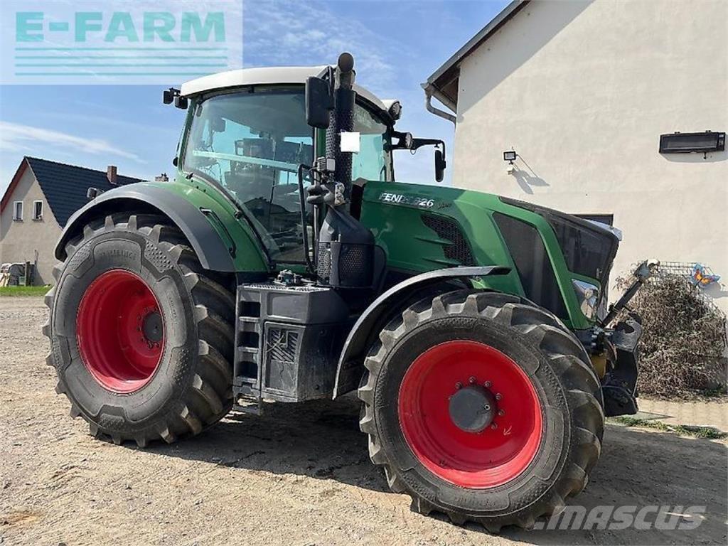 Fendt 826 vario الجرارات