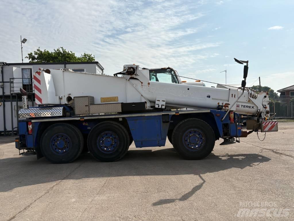Terex AC 40 City رافعات صالحة لكل أنواع الطرق