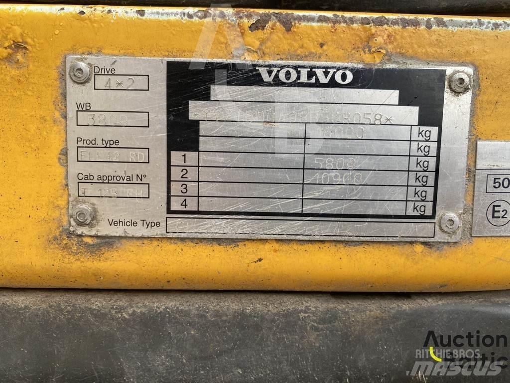 Volvo FL 240 4x2 شاحنات قلابة