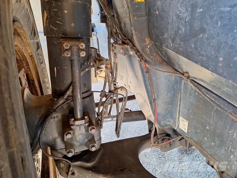 Komatsu HD605-7EO شاحنات المخلفات الصلبة