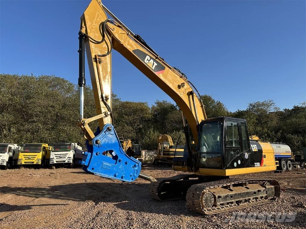 CAT 320D حفارات زحافة