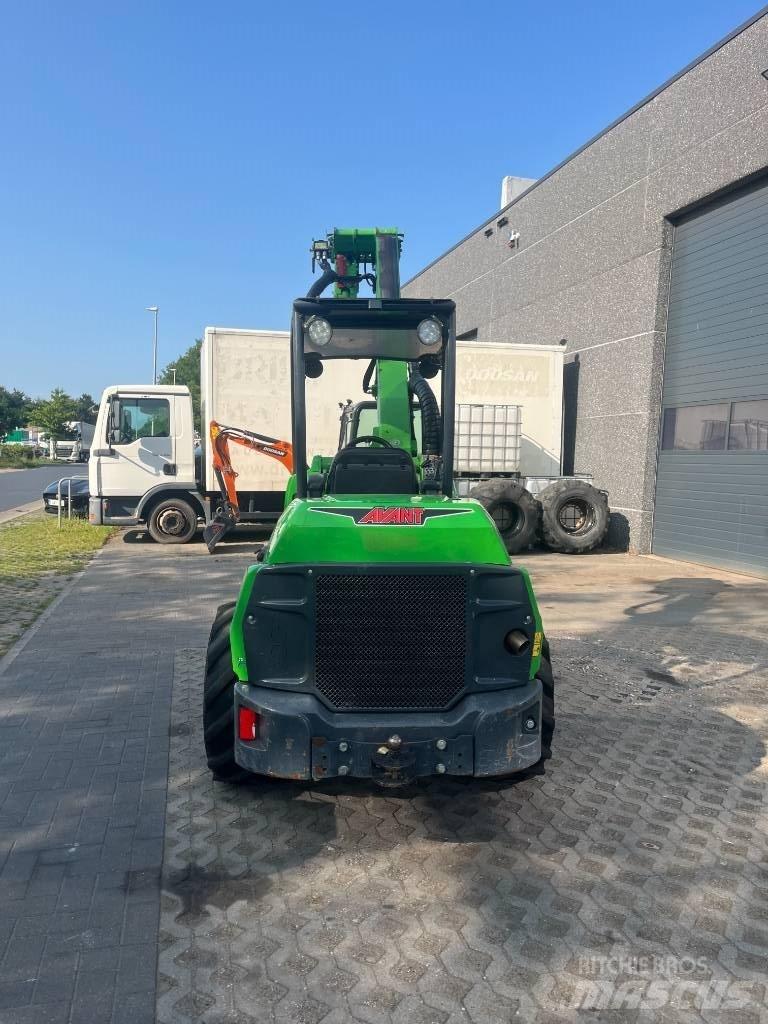 Avant 860 i لوادر صغيرة