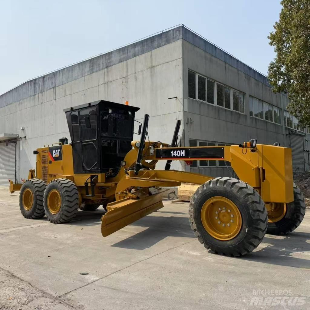 CAT 140H معدات تمهيد الطرق