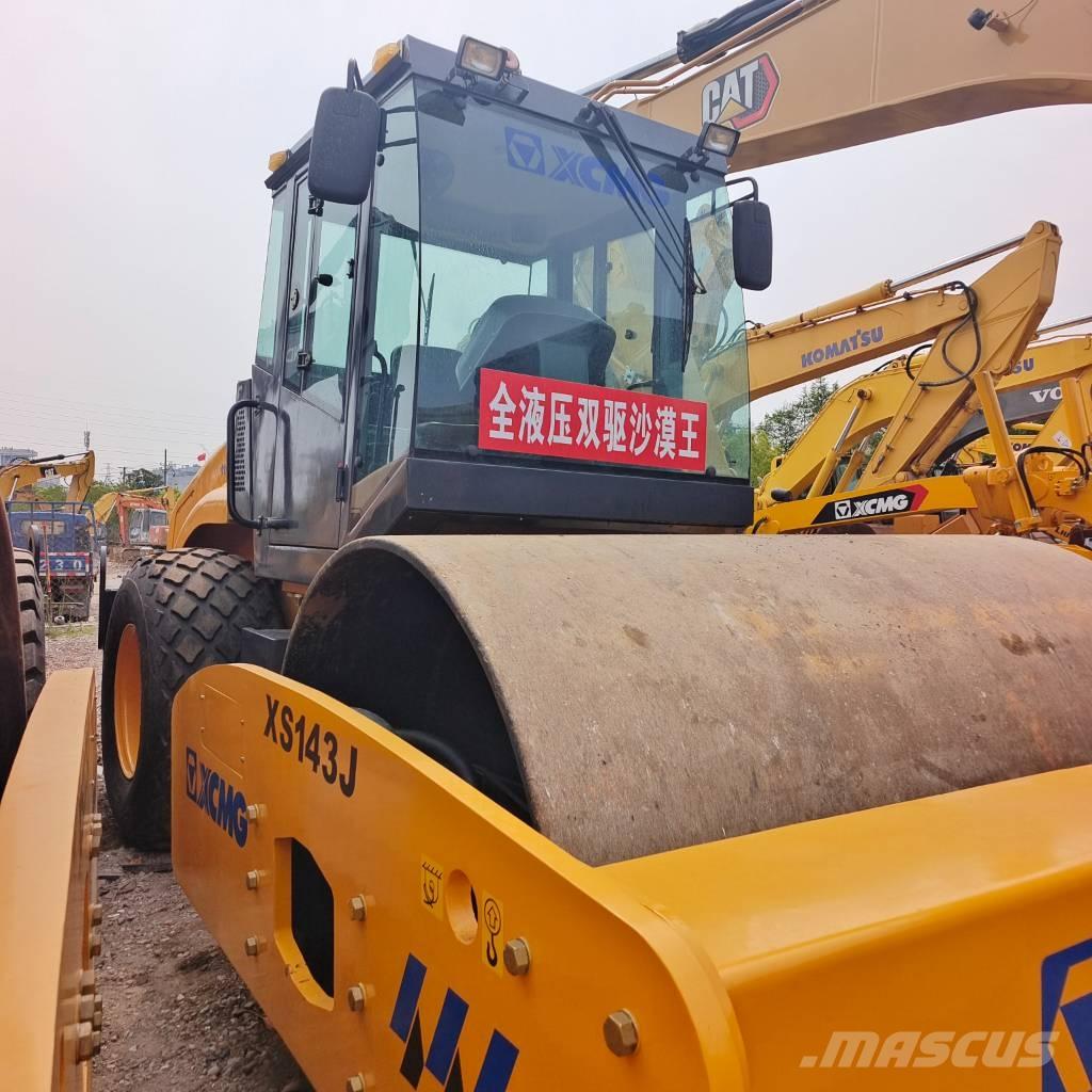 XCMG XS 143 J مداحل أحادية الأسطوانة