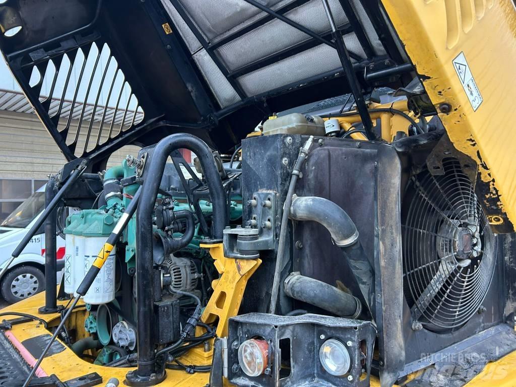 Volvo A 25 D ساحبات مفصلية