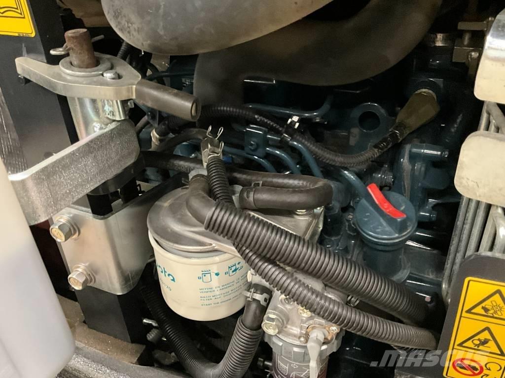 Kubota U 27-4 HI حفارات صغيرة أقل من 7 طن (حفارات صغيرة)