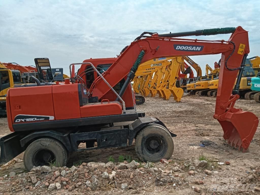Doosan DH 150 W-7 حفارات زحافة