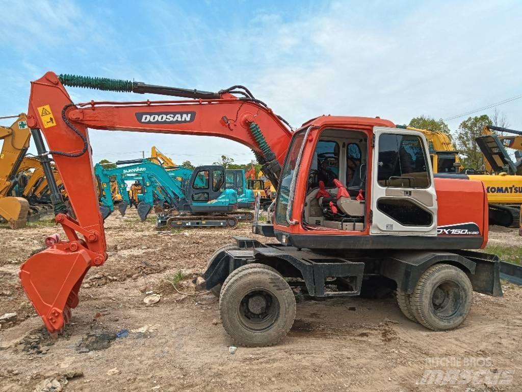 Doosan DH 150 W-7 حفارات زحافة