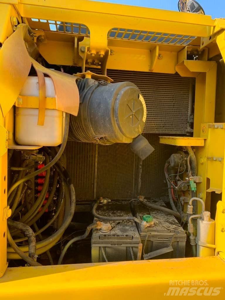 Komatsu PC 130 حفارات زحافة