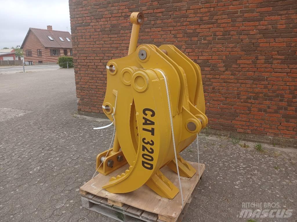 CAT 320 حفارات زحافة