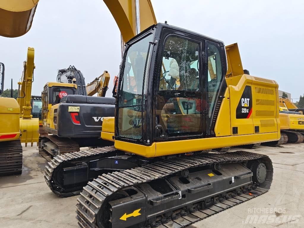 CAT 320 GC حفارات زحافة
