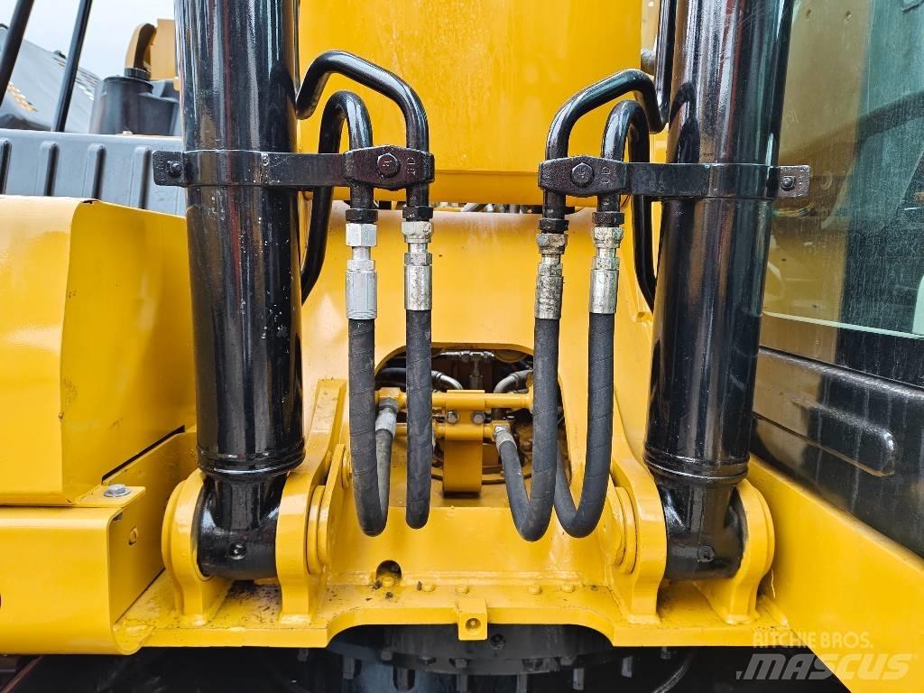 CAT 320 GC حفارات زحافة