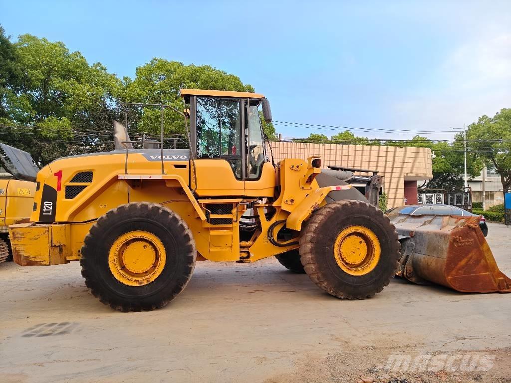 Volvo L 120 لوادر بعجل