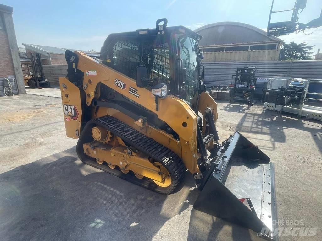 CAT 255 لوادر زحافة