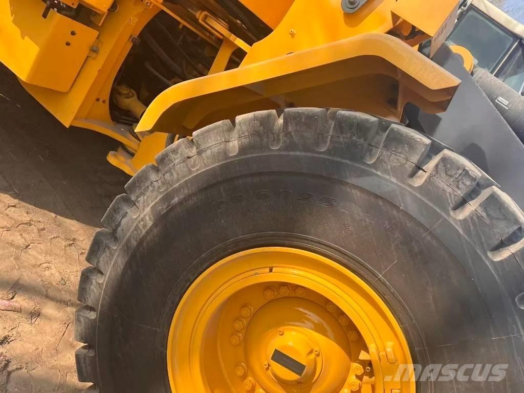Volvo L 120 لوادر بعجل