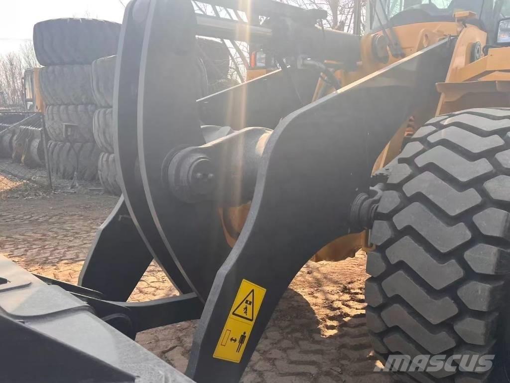 Volvo L 120 لوادر بعجل